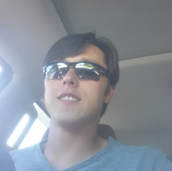 Meet your Posher, Chris - Picture 1 of 1